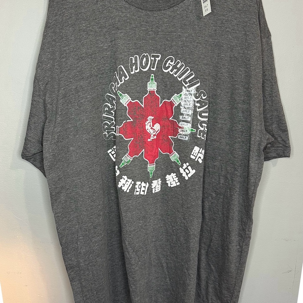 Gray Short-Sleeve Graphic Tee with Sriracha Hot Sauce Logo - Men's Casual Shirt